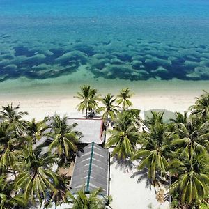 Lanas Beach Resort Carabao Island